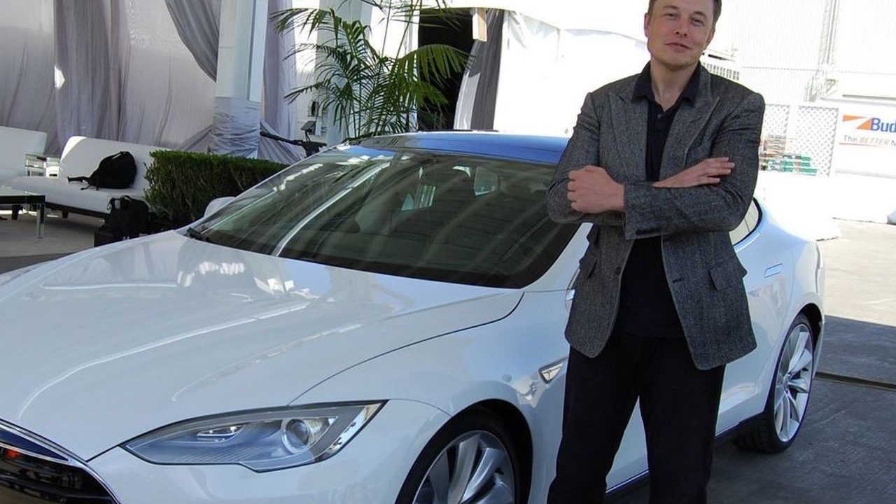 Perjalanan Bisnis Elon Musk yang Sukses dengan Inovasi Briliannya